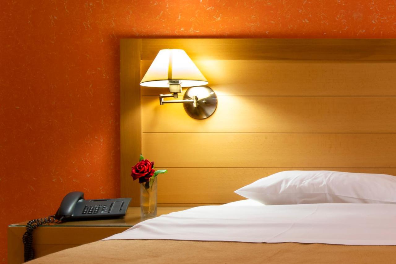 Avra Hotel Méthana المظهر الخارجي الصورة
