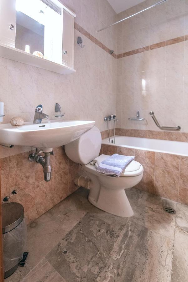 Avra Hotel Méthana المظهر الخارجي الصورة