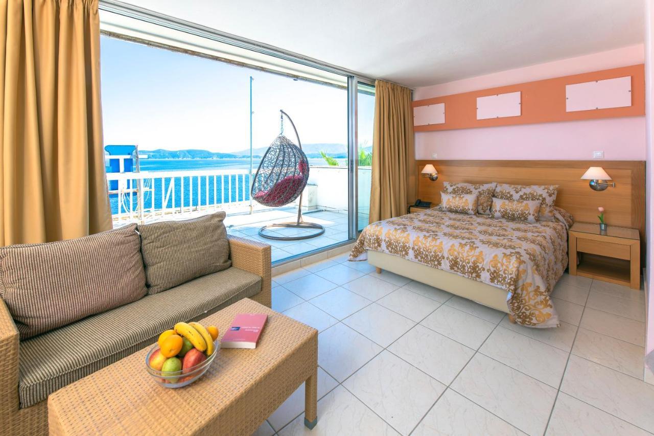 Avra Hotel Méthana المظهر الخارجي الصورة